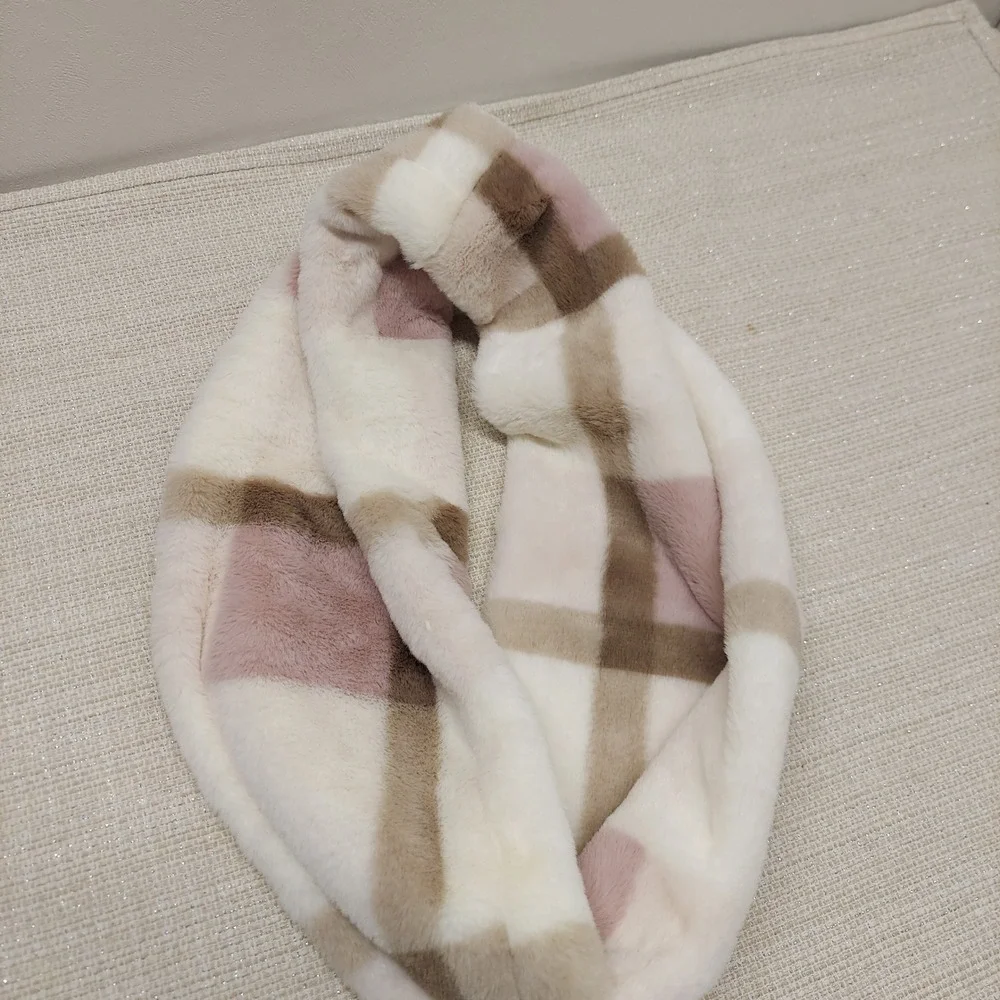 N/A plush faux